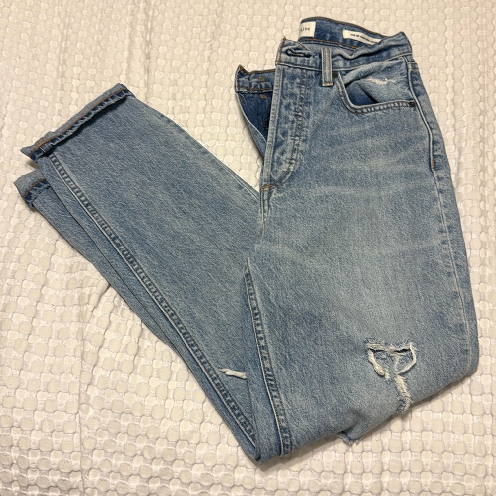 Denim forum bf high rise loose size 23, 28 length only worn a couple times